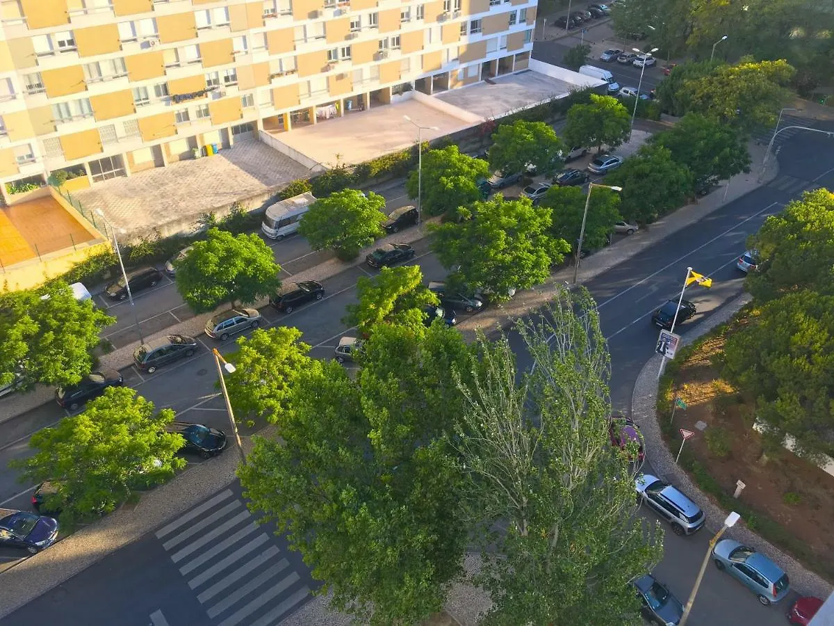 Lisbon Sky View 3Br Home + Near Airport + Free Parking 0*,  Portugal