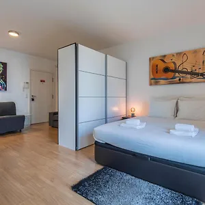 Bright & Comfy Flat In By Lovelystay Apartamento