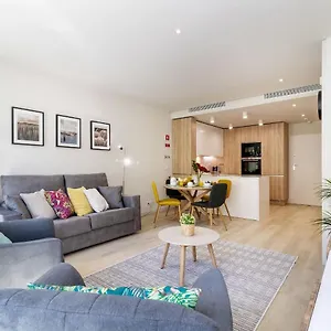 Modern & Stylish In Av. Da Liberdade By Lovelystay Apartamento