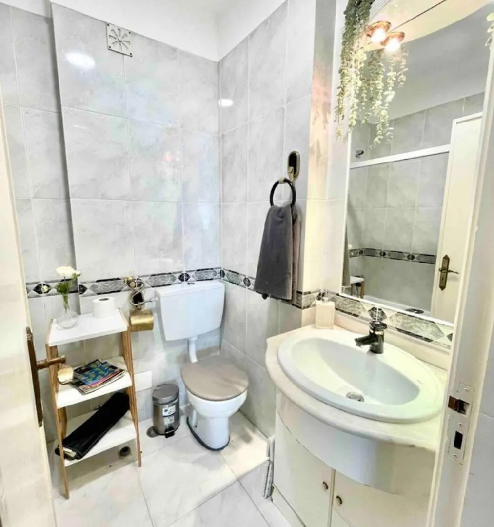 Apartament Lisbon Sky View 3Br Home + Near Airport + Free Parking