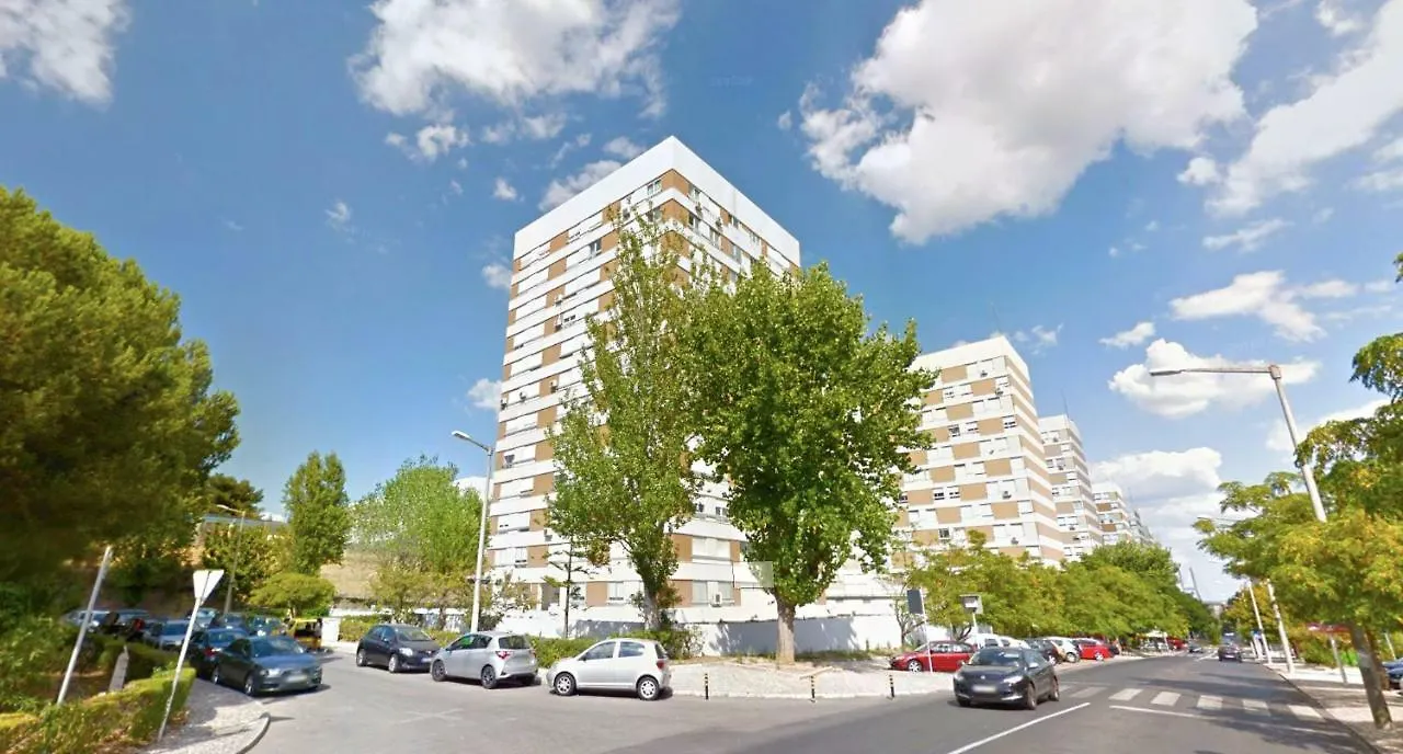 Lisbon Sky View 3Br Home + Near Airport + Free Parking 0*,