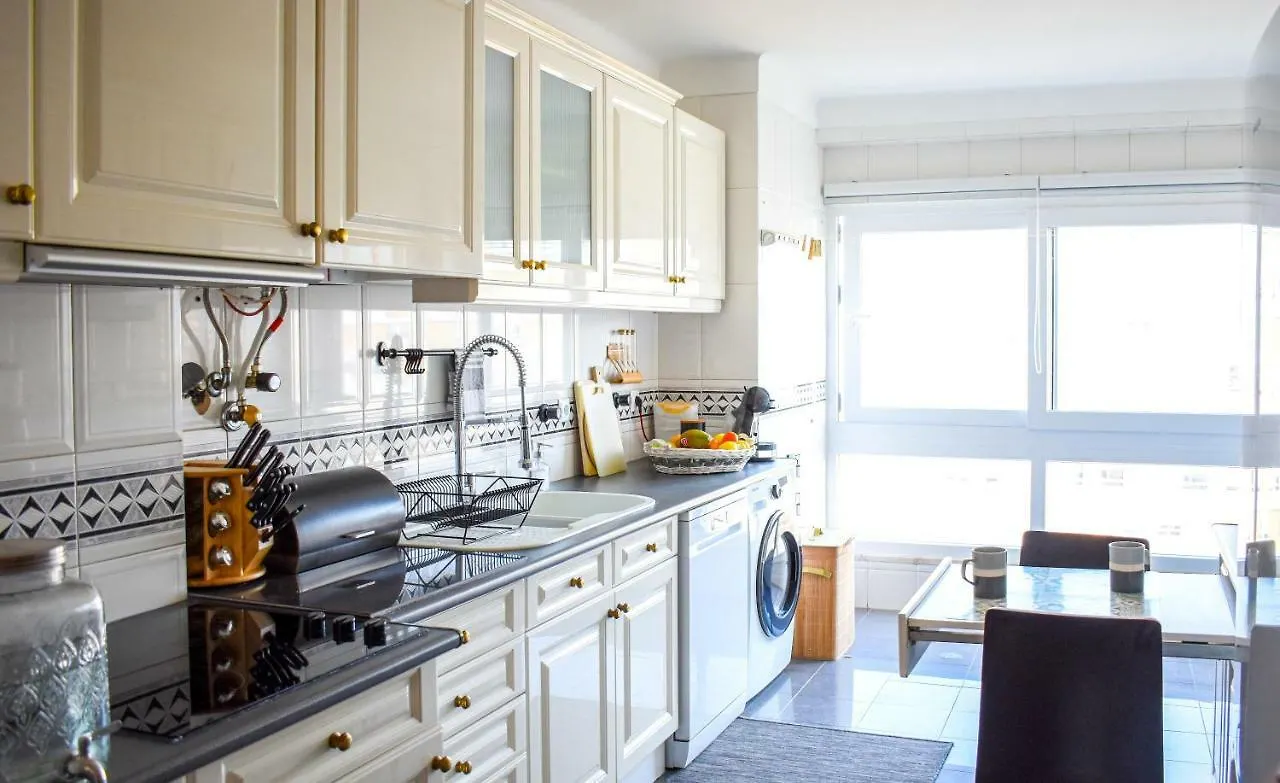 Apartament Lisbon Sky View 3Br Home + Near Airport + Free Parking