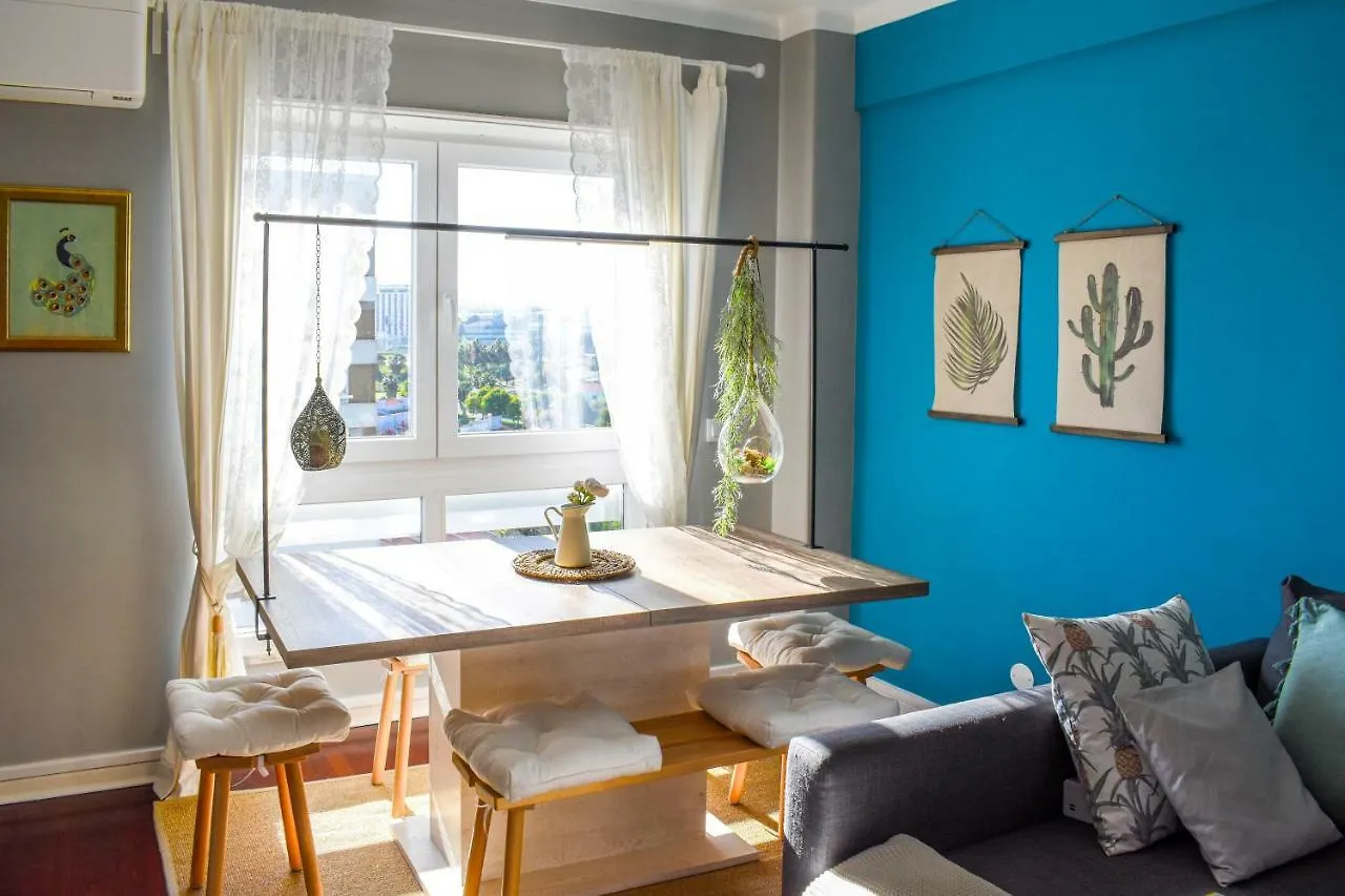 Lisbon Sky View 3Br Home + Near Airport + Free Parking Апартаменты